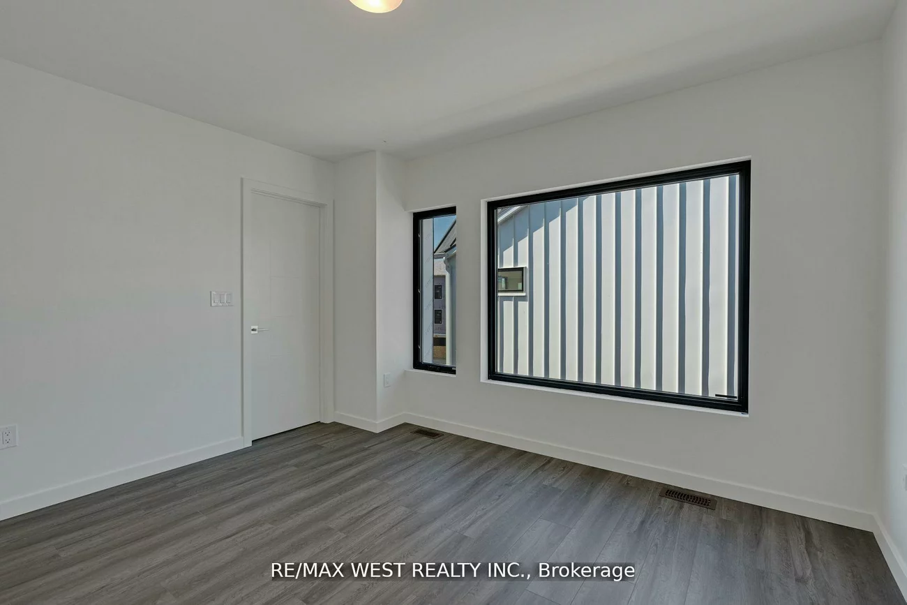 10, Rainwater, Holly, Barrie