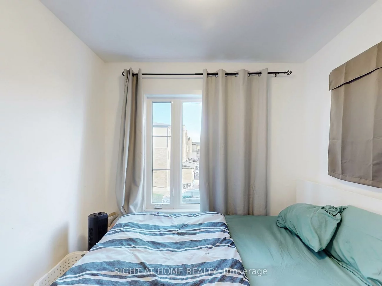 33, Pumpkin Corner, Innis-Shore, Barrie