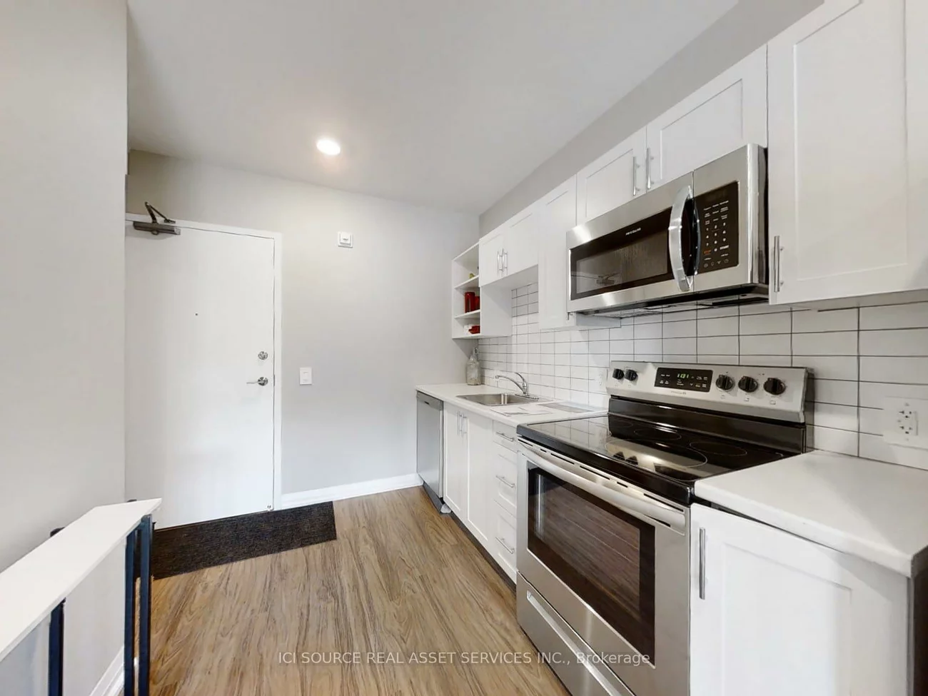 233, Dunlop, Queen's Park, Barrie