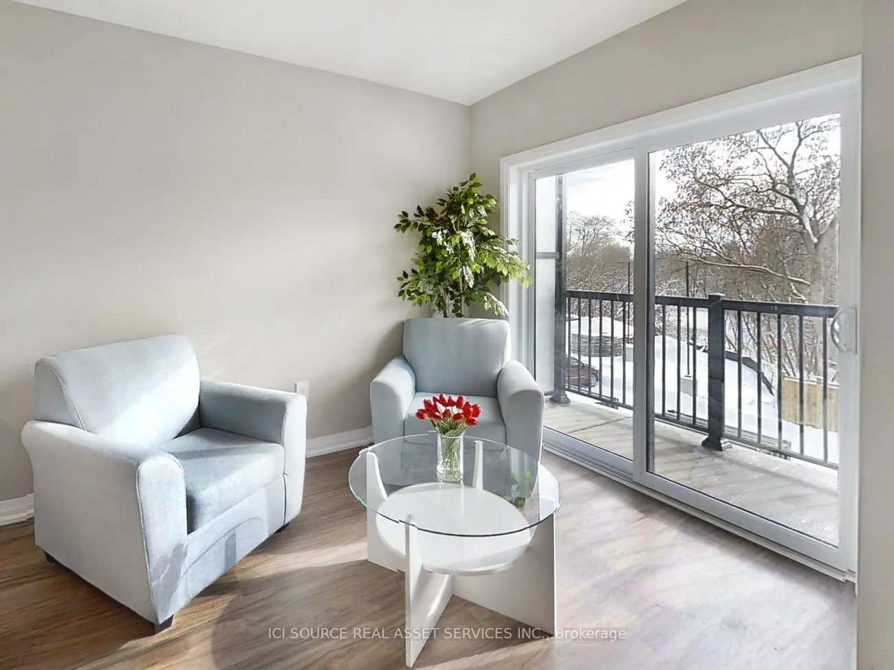 233, Dunlop, Queen's Park, Barrie