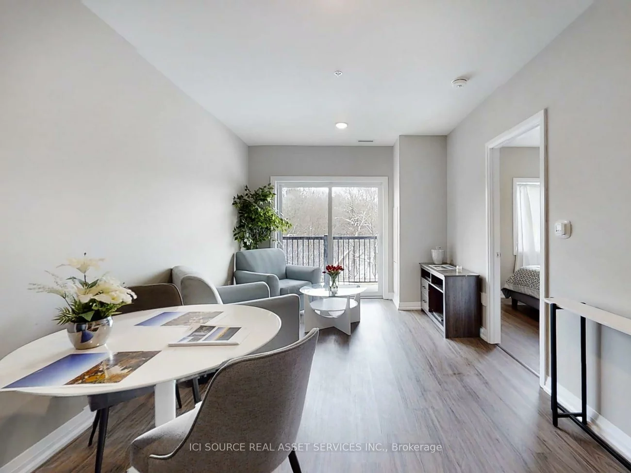 233, Dunlop, Queen's Park, Barrie