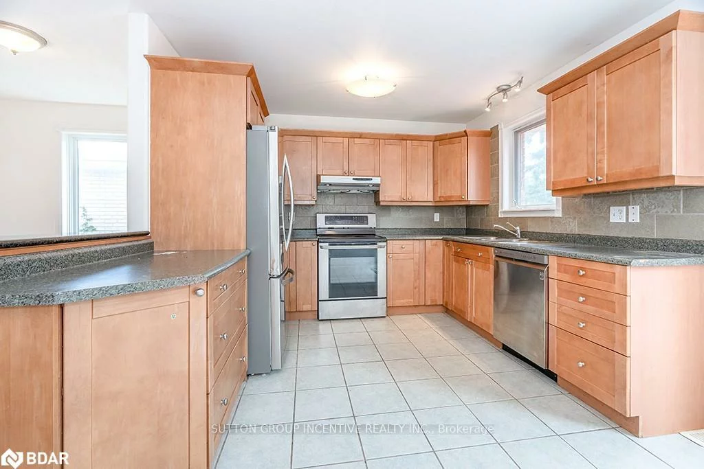 40, Kell, Bayshore, Barrie