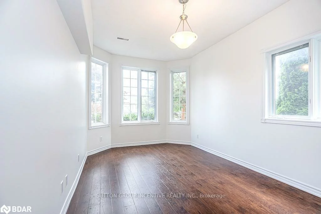 40, Kell, Bayshore, Barrie