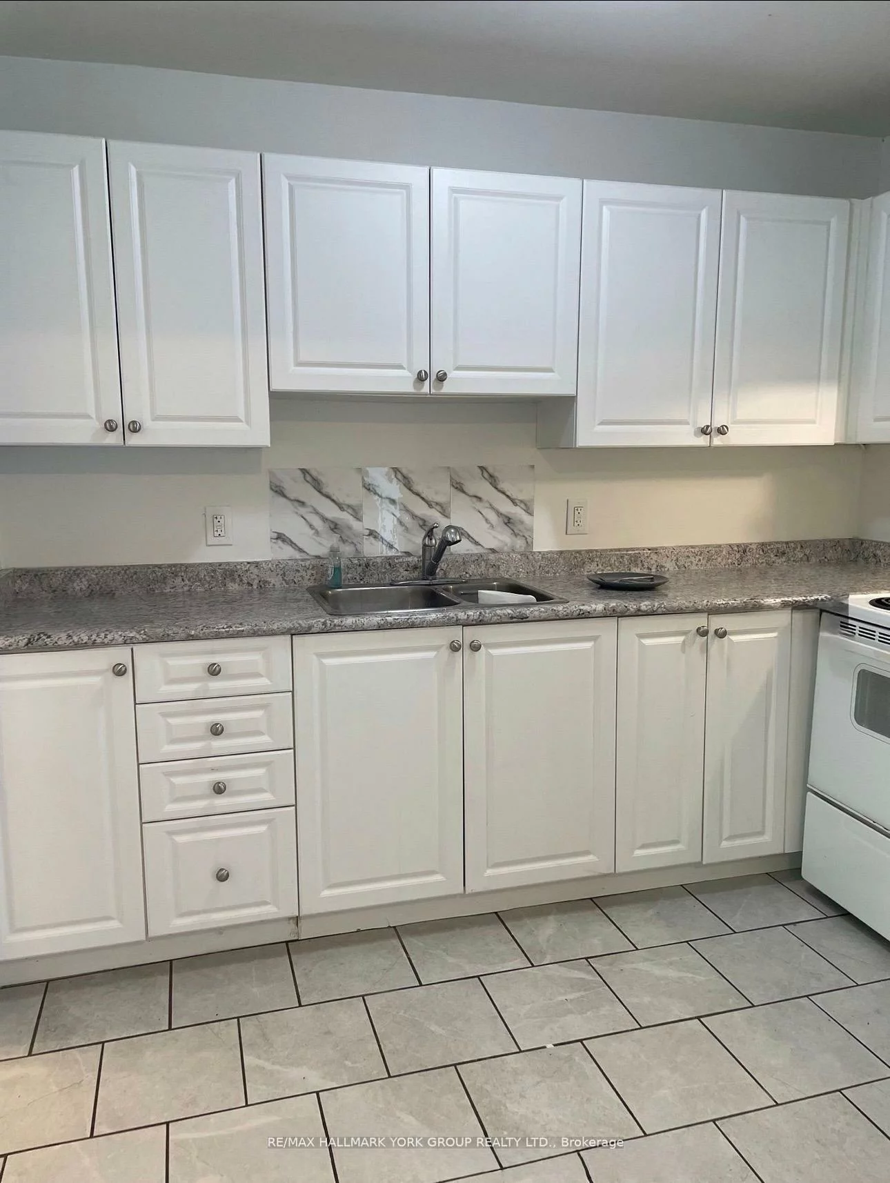 165, Anne, Allandale Centre, Barrie