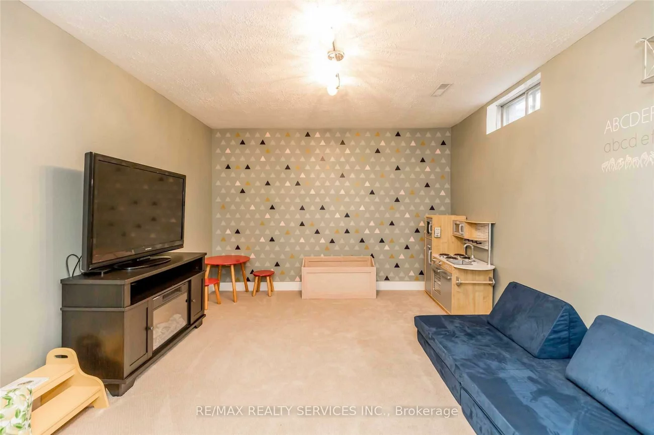 83, Janice, Sunnidale, Barrie