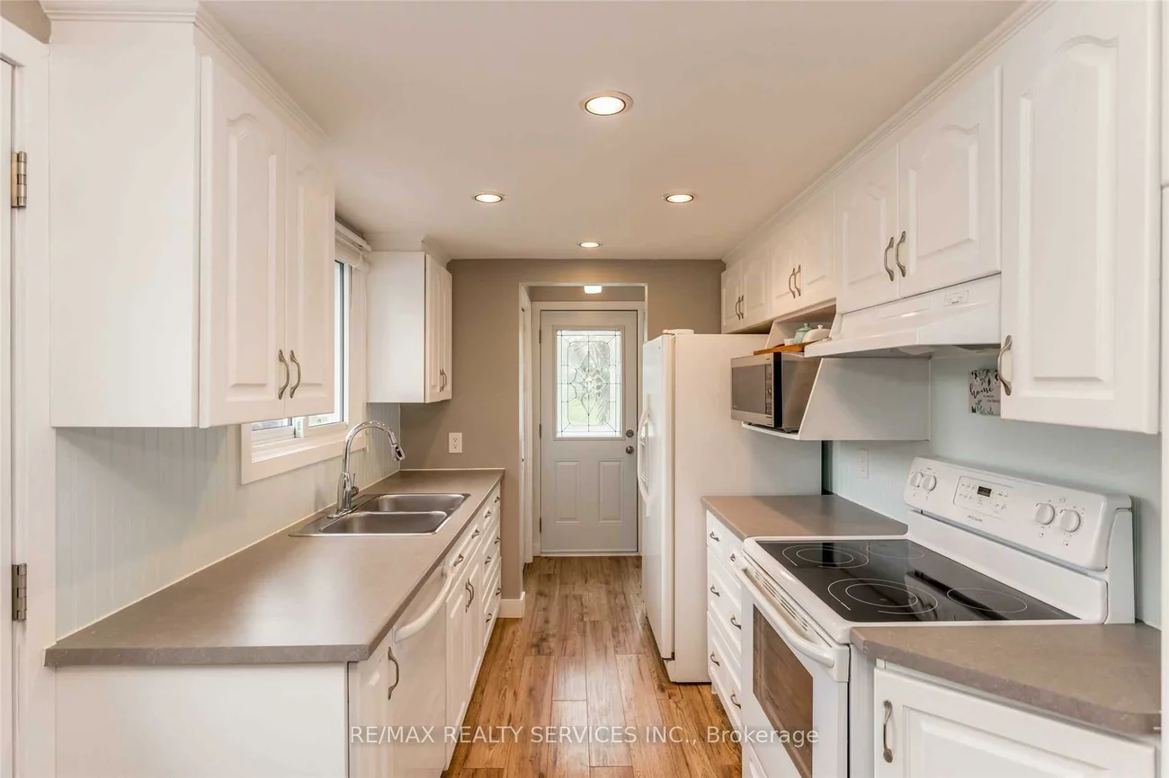 83, Janice, Sunnidale, Barrie