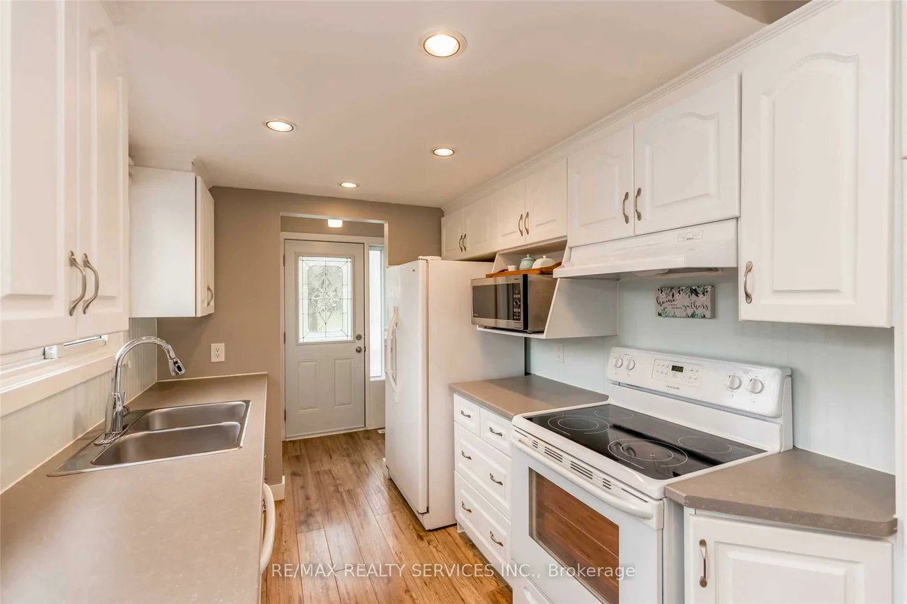 83, Janice, Sunnidale, Barrie