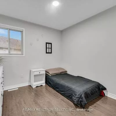 7, Margaret, East Bayfield, Barrie