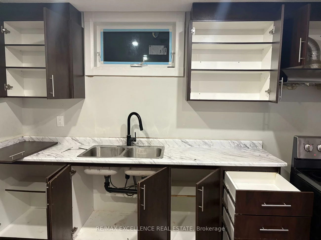31, Bernick, Grove East, Barrie
