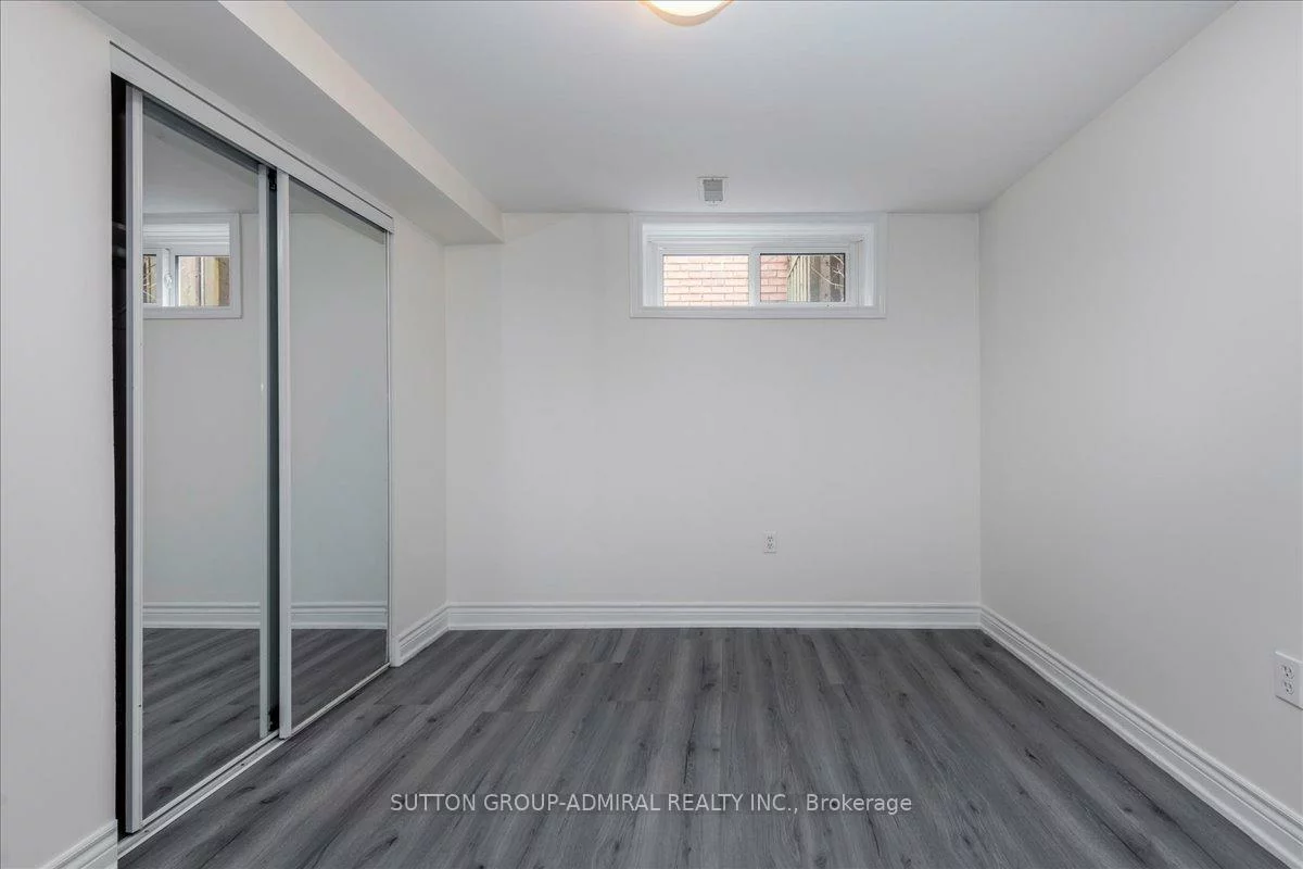 104, Marsellus, Holly, Barrie