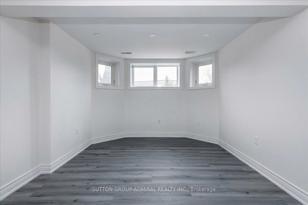 104, Marsellus, Holly, Barrie