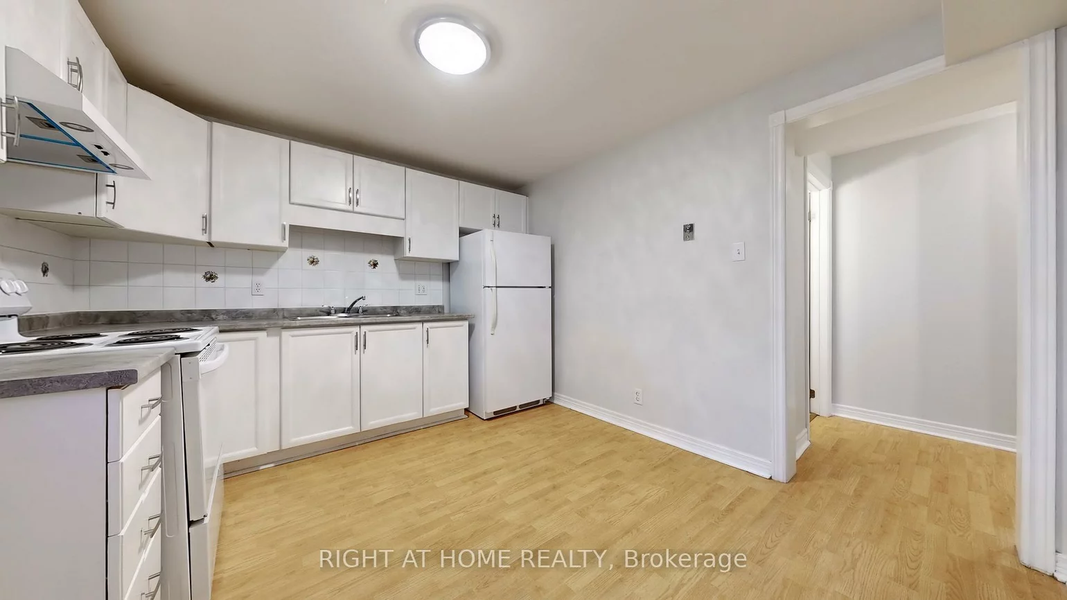 381, Leacock (Basement, Letitia Heights, Barrie