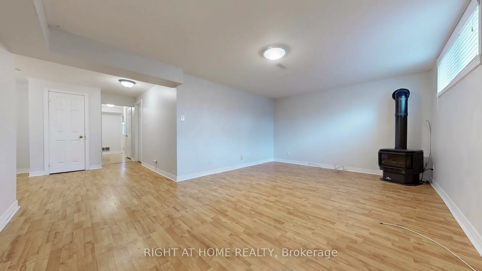 381, Leacock (Basement, Letitia Heights, Barrie
