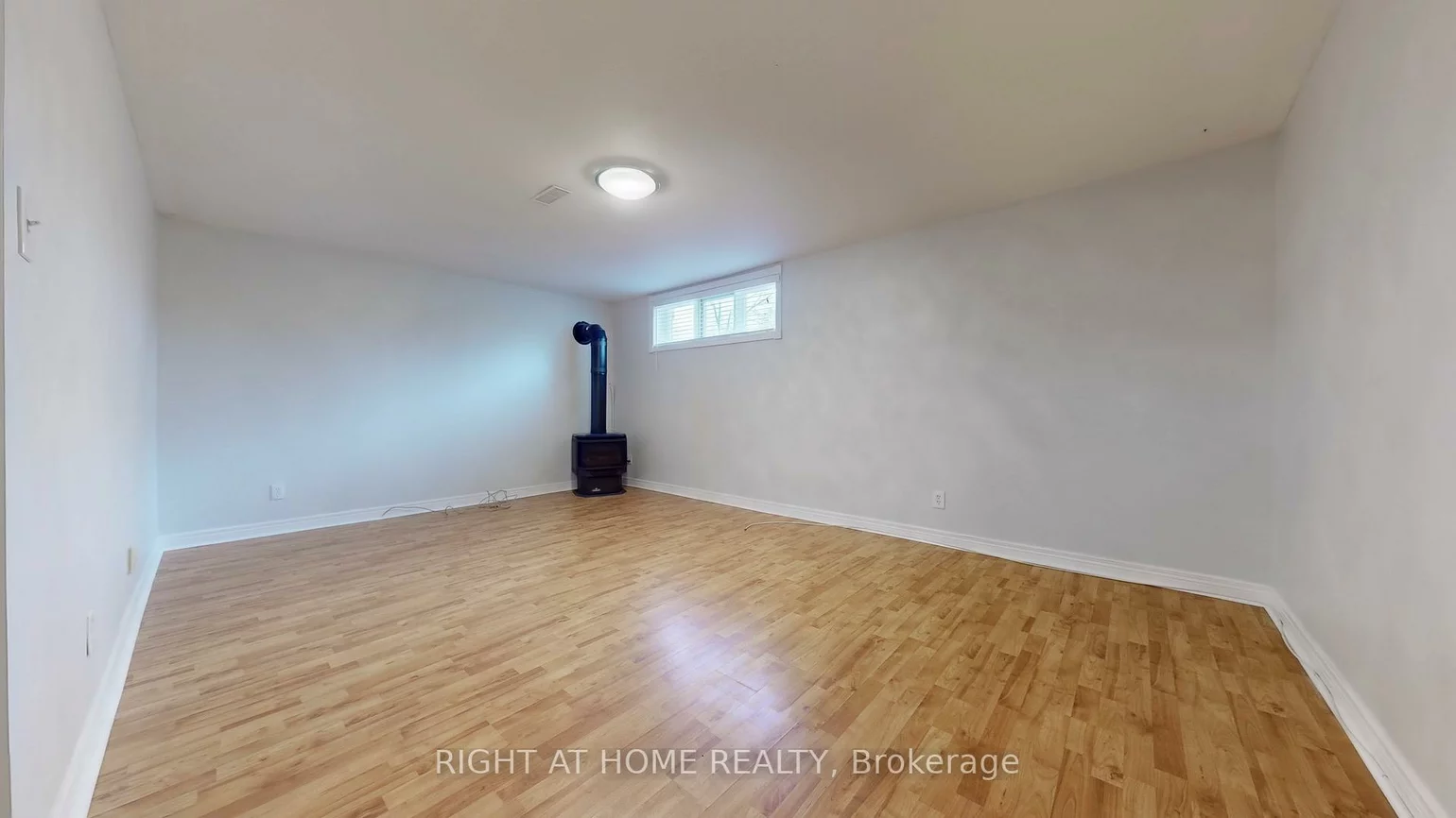 381, Leacock (Basement, Letitia Heights, Barrie
