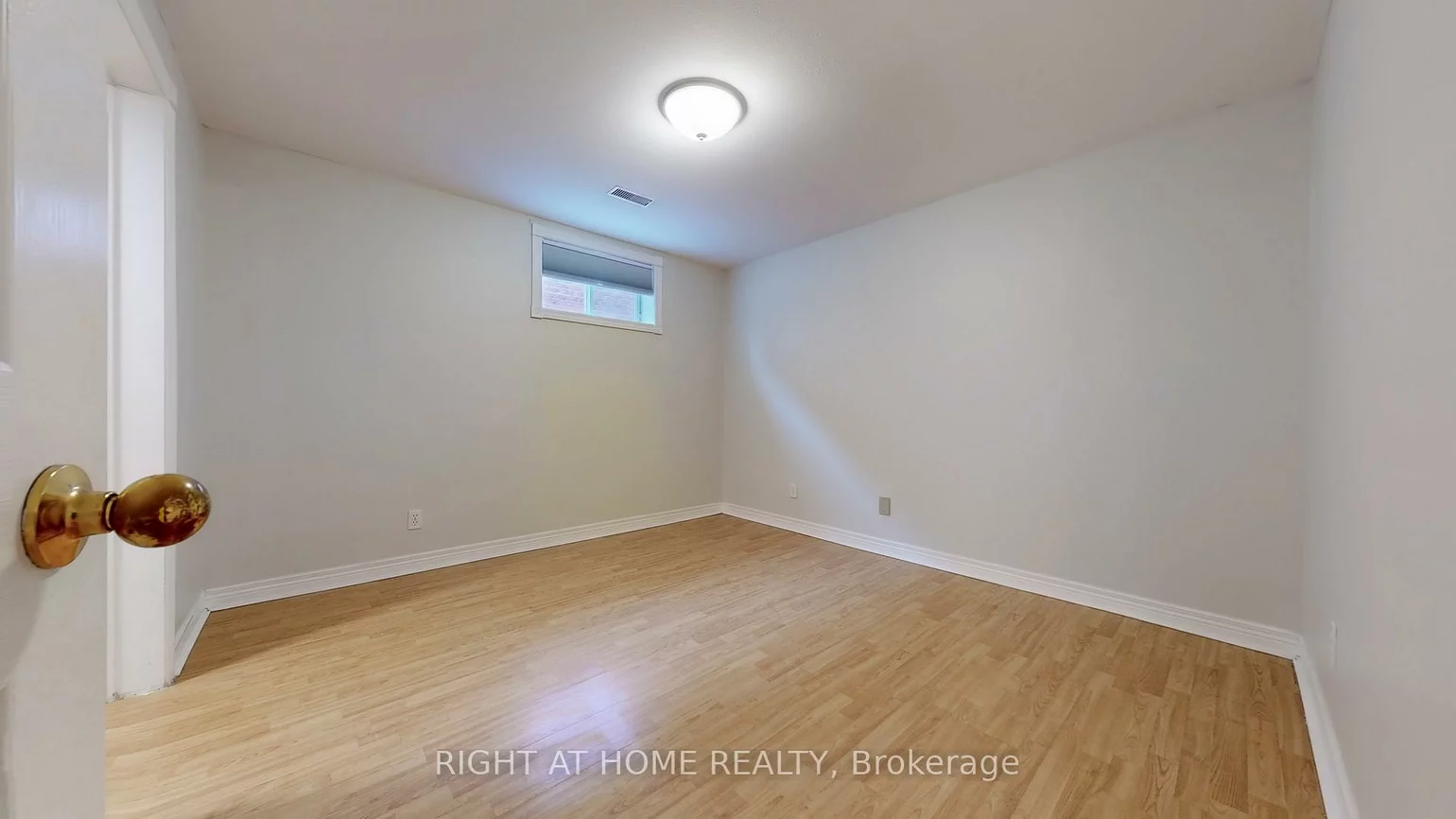 381, Leacock (Basement, Letitia Heights, Barrie