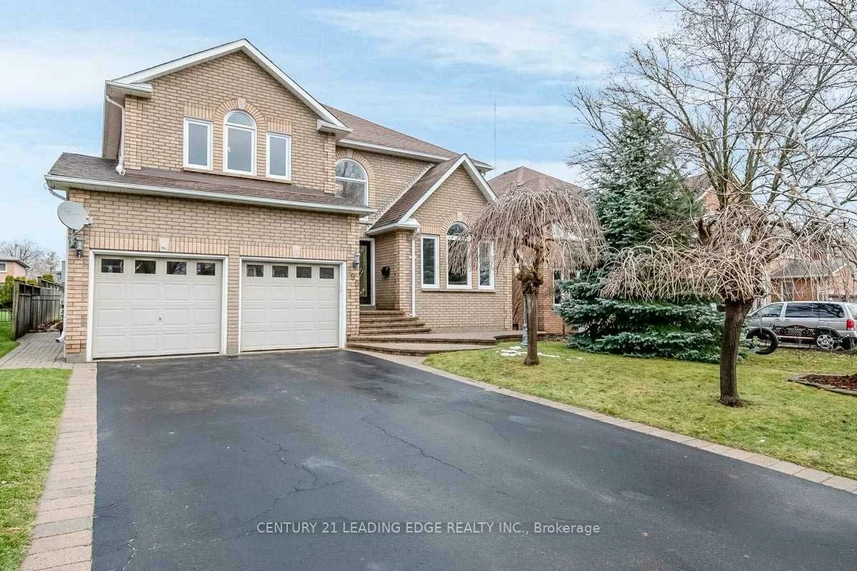 90, Cityview, Holly, Barrie