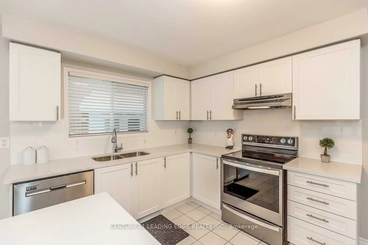 90, Cityview, Holly, Barrie