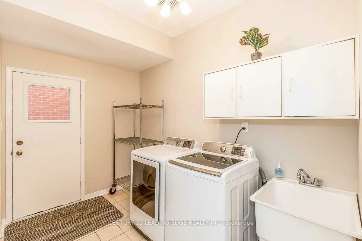 90, Cityview, Holly, Barrie