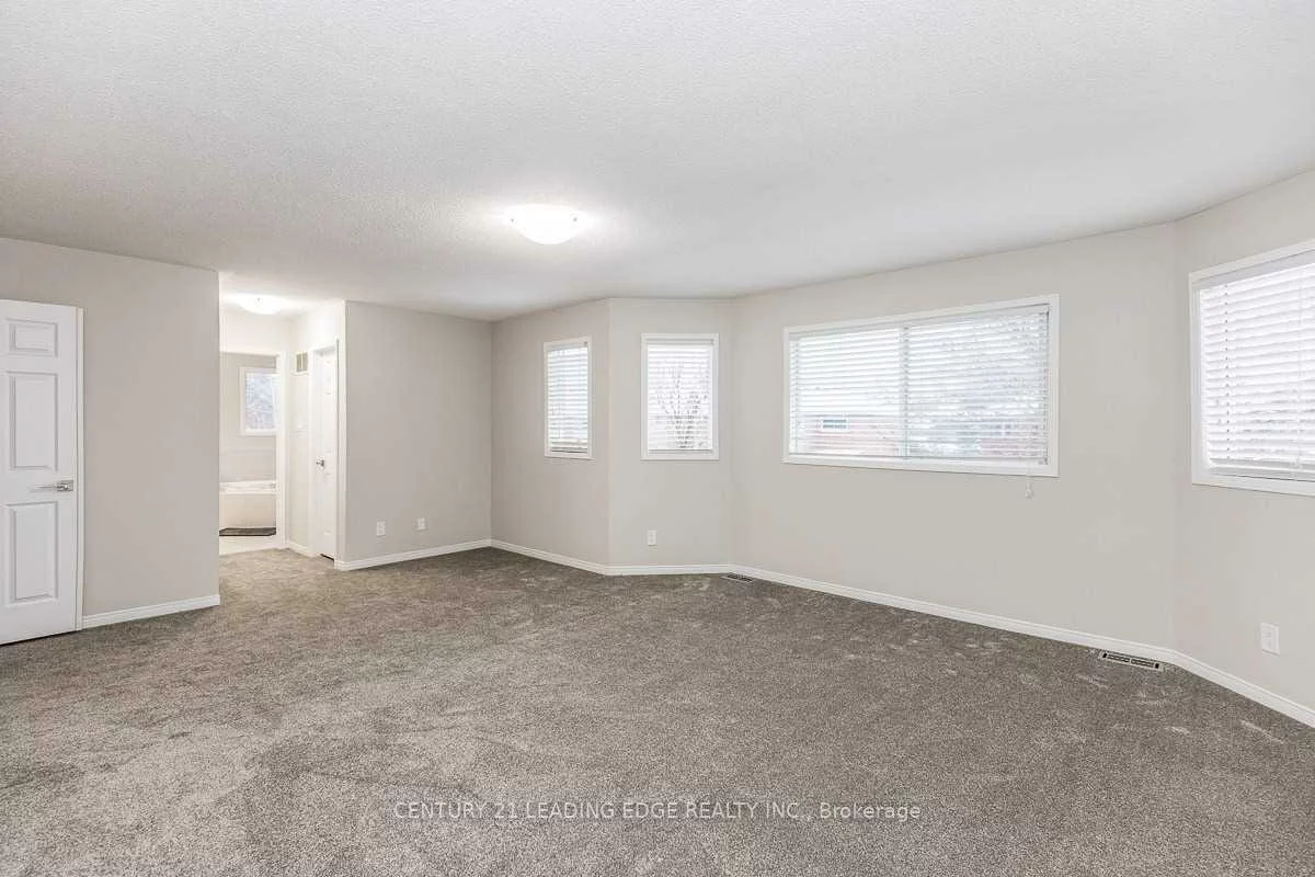 90, Cityview, Holly, Barrie