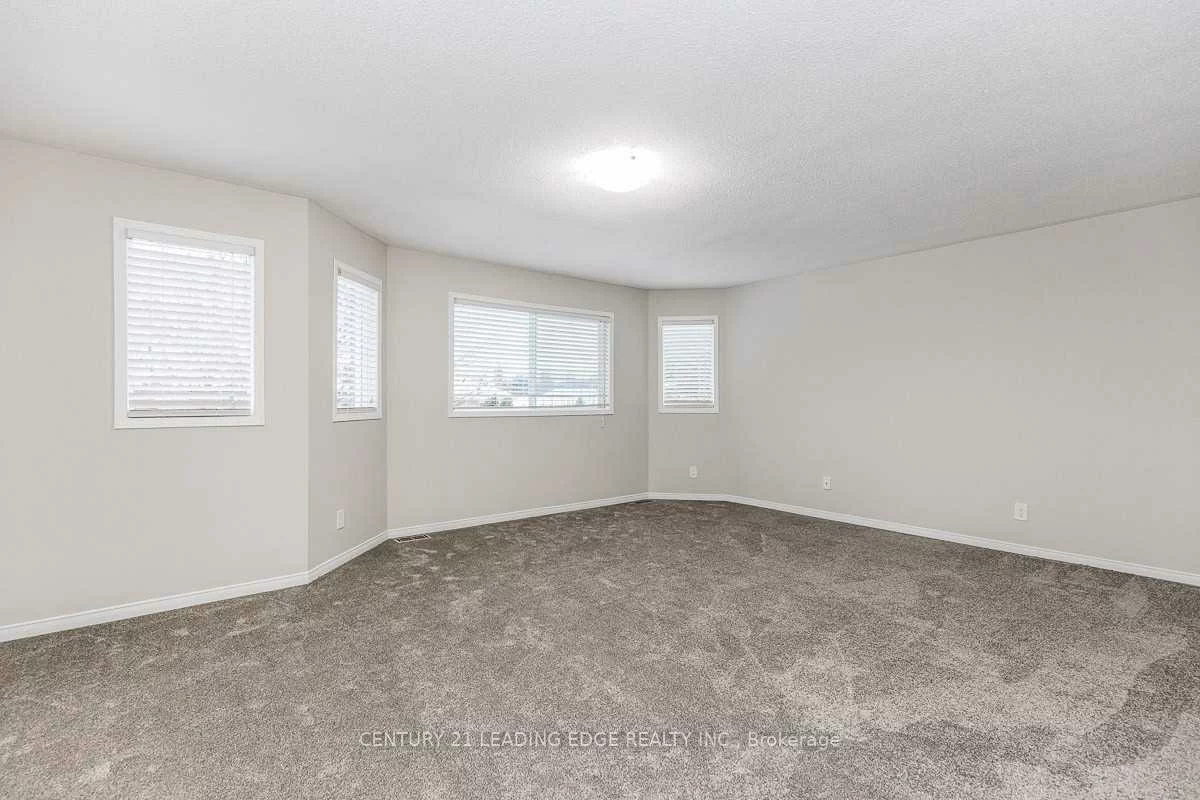 90, Cityview, Holly, Barrie