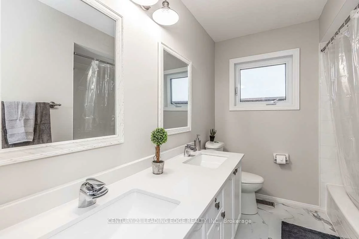 90, Cityview, Holly, Barrie