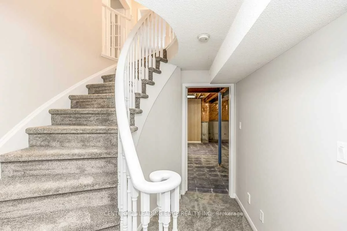 90, Cityview, Holly, Barrie