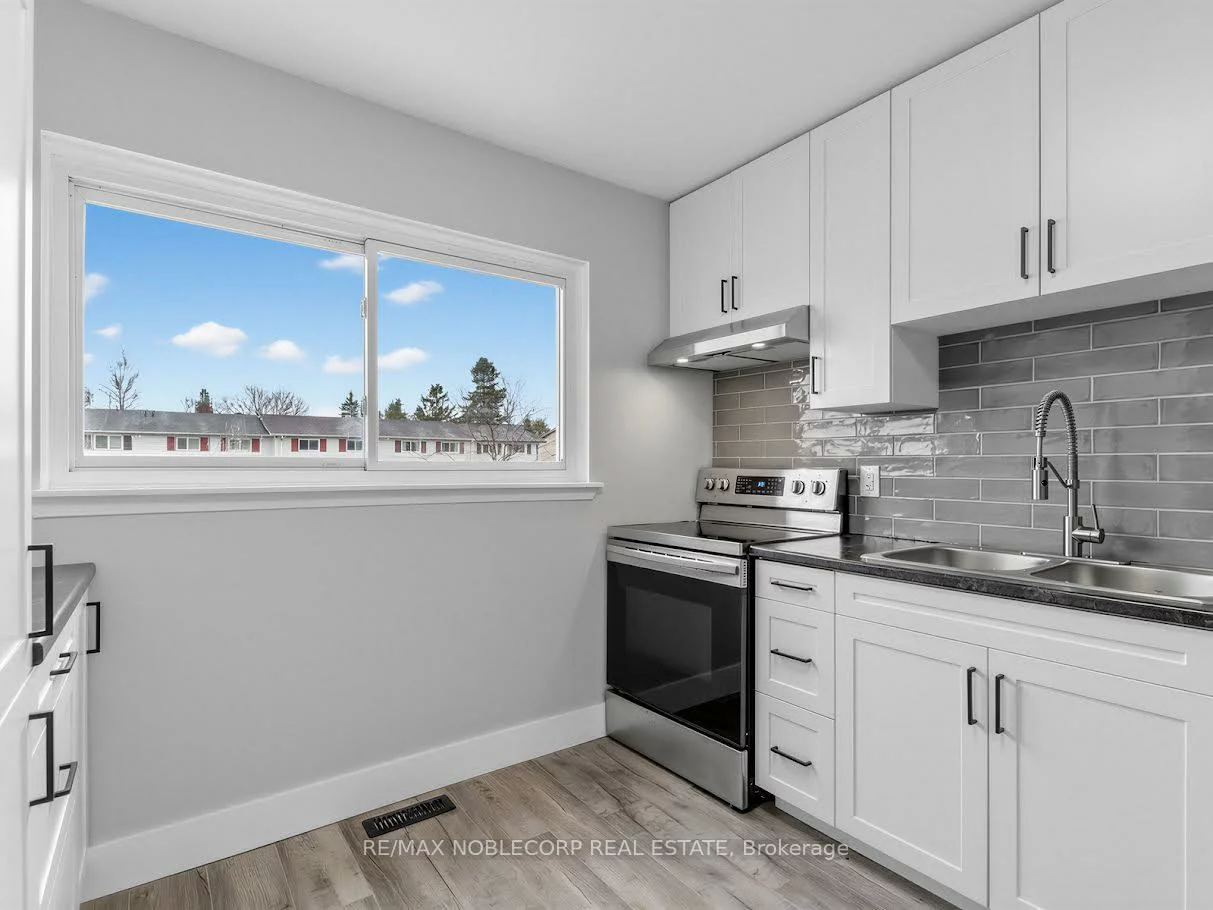59, Scott, Letitia Heights, Barrie