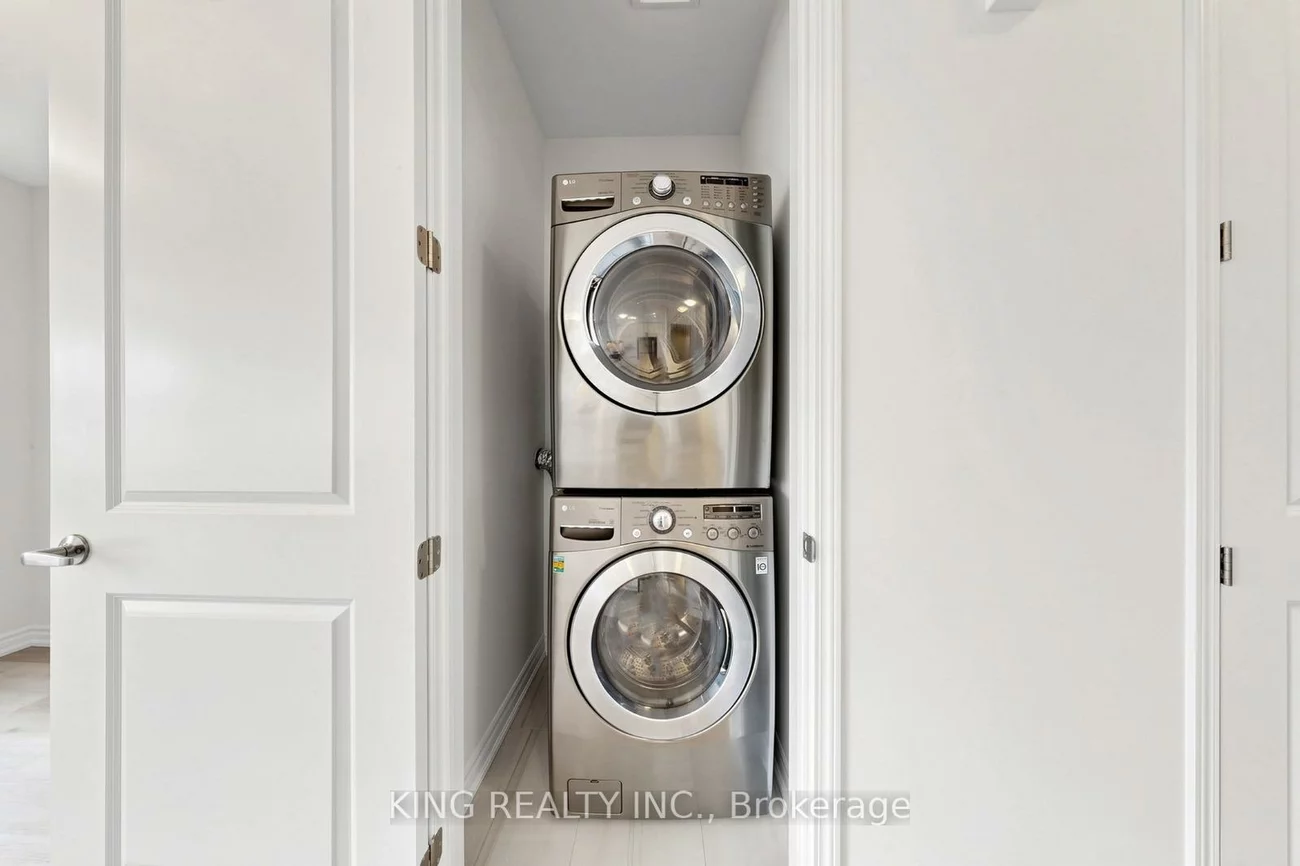 106, Yorkshire, Rural Barrie Southeast, Barrie