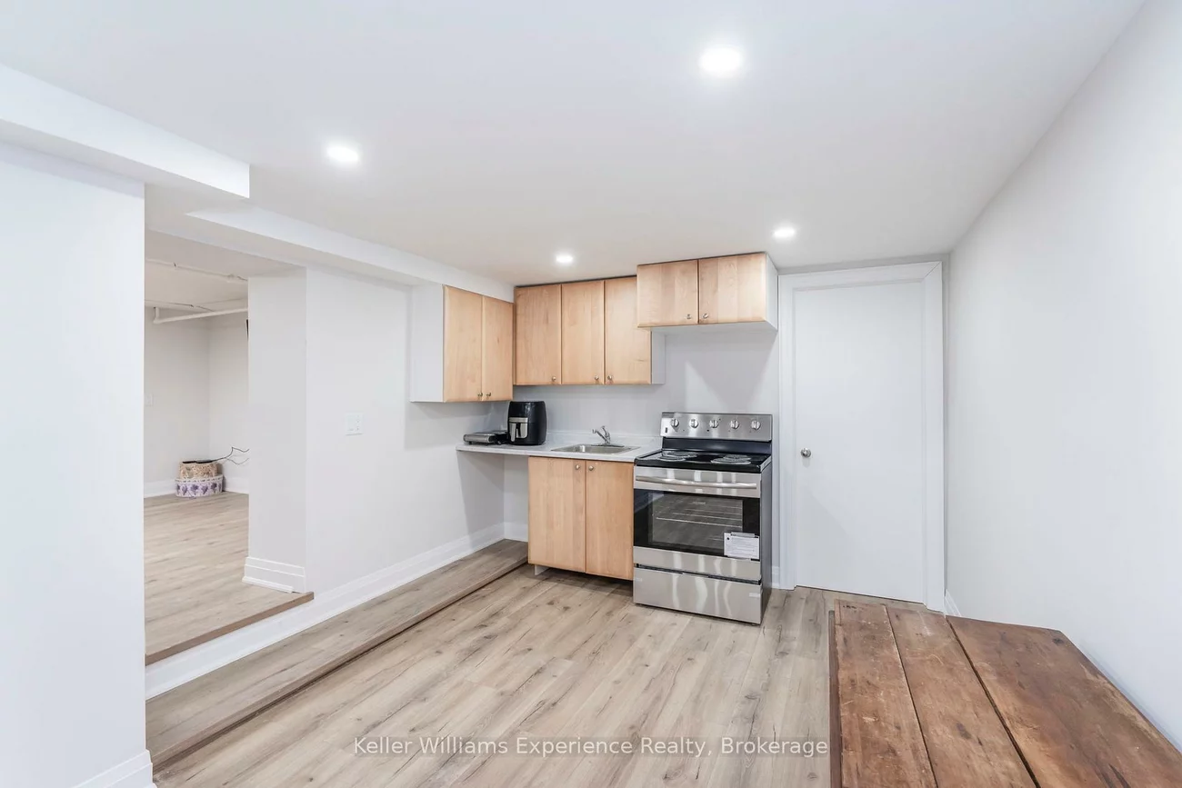 65, Drury, Wellington, Barrie