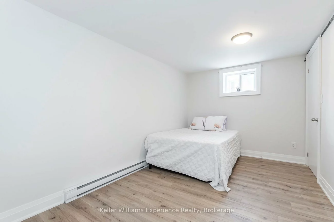 65, Drury, Wellington, Barrie