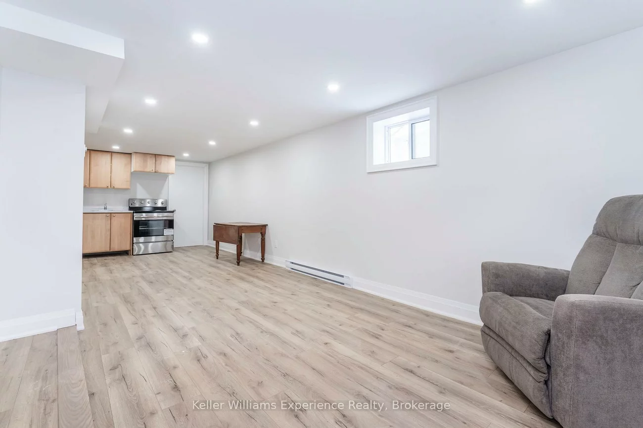 65, Drury, Wellington, Barrie