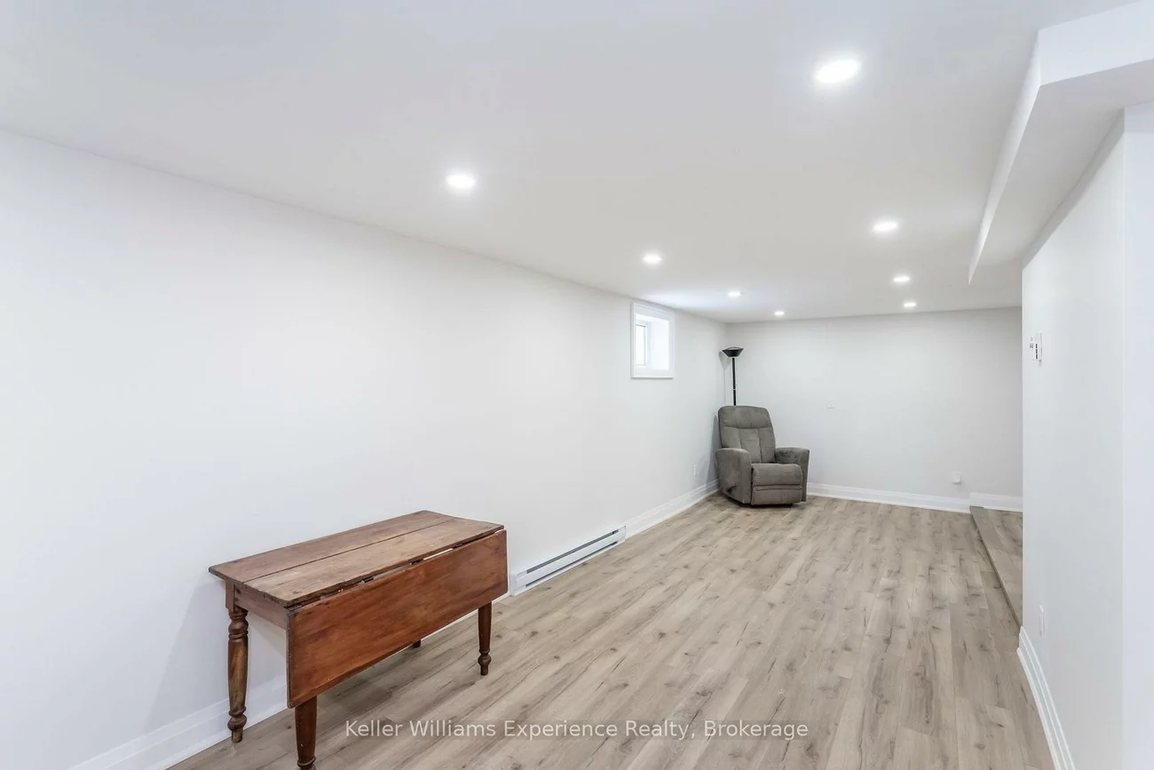 65, Drury, Wellington, Barrie