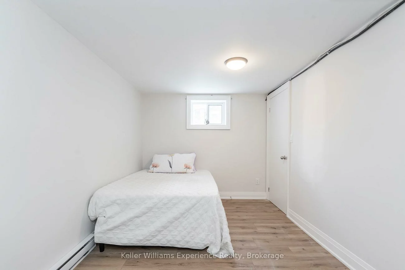 65, Drury, Wellington, Barrie