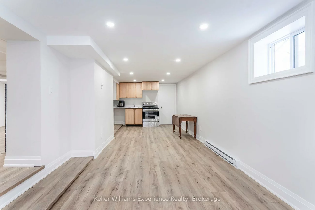 65, Drury, Wellington, Barrie