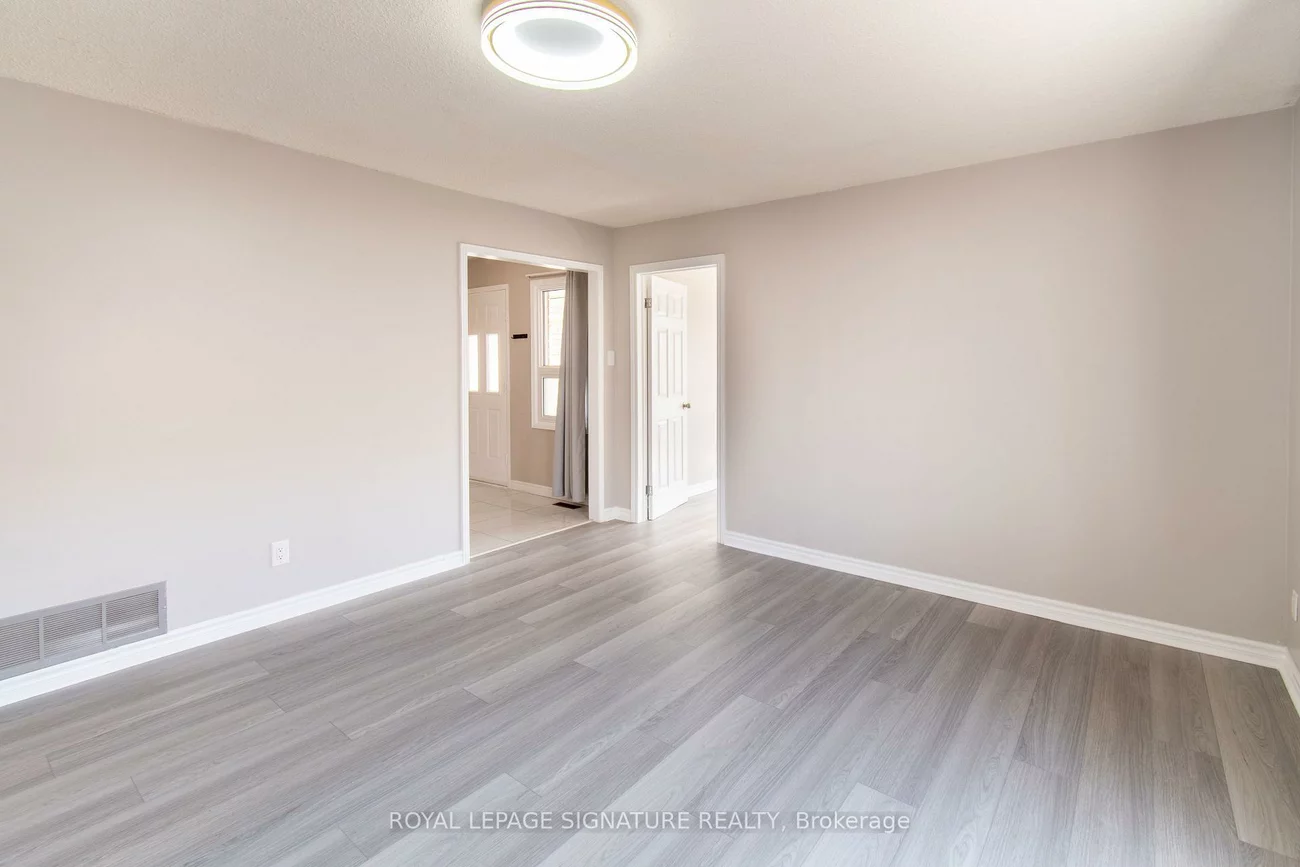 208, Steel, Grove East, Barrie