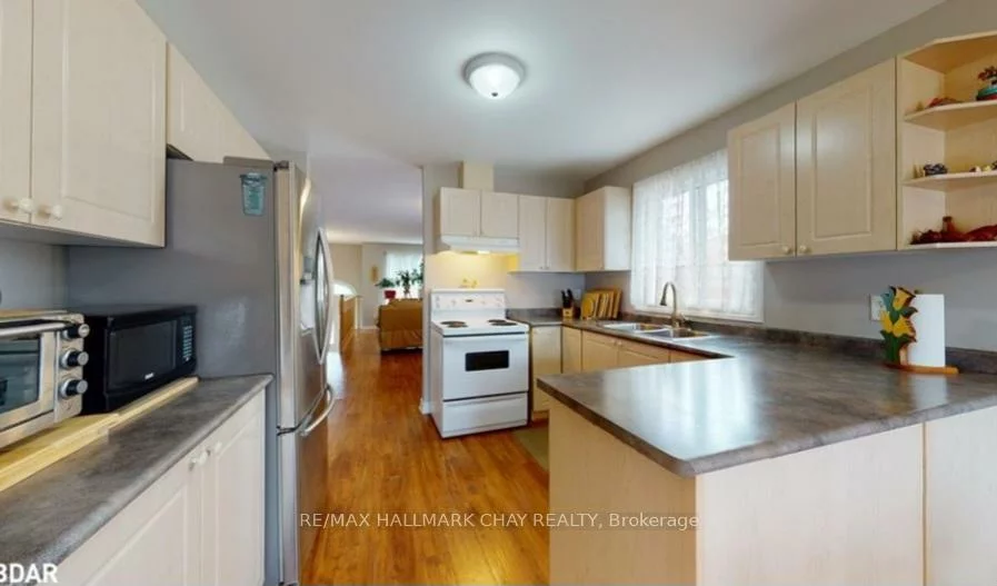 133, Monique, East Bayfield, Barrie