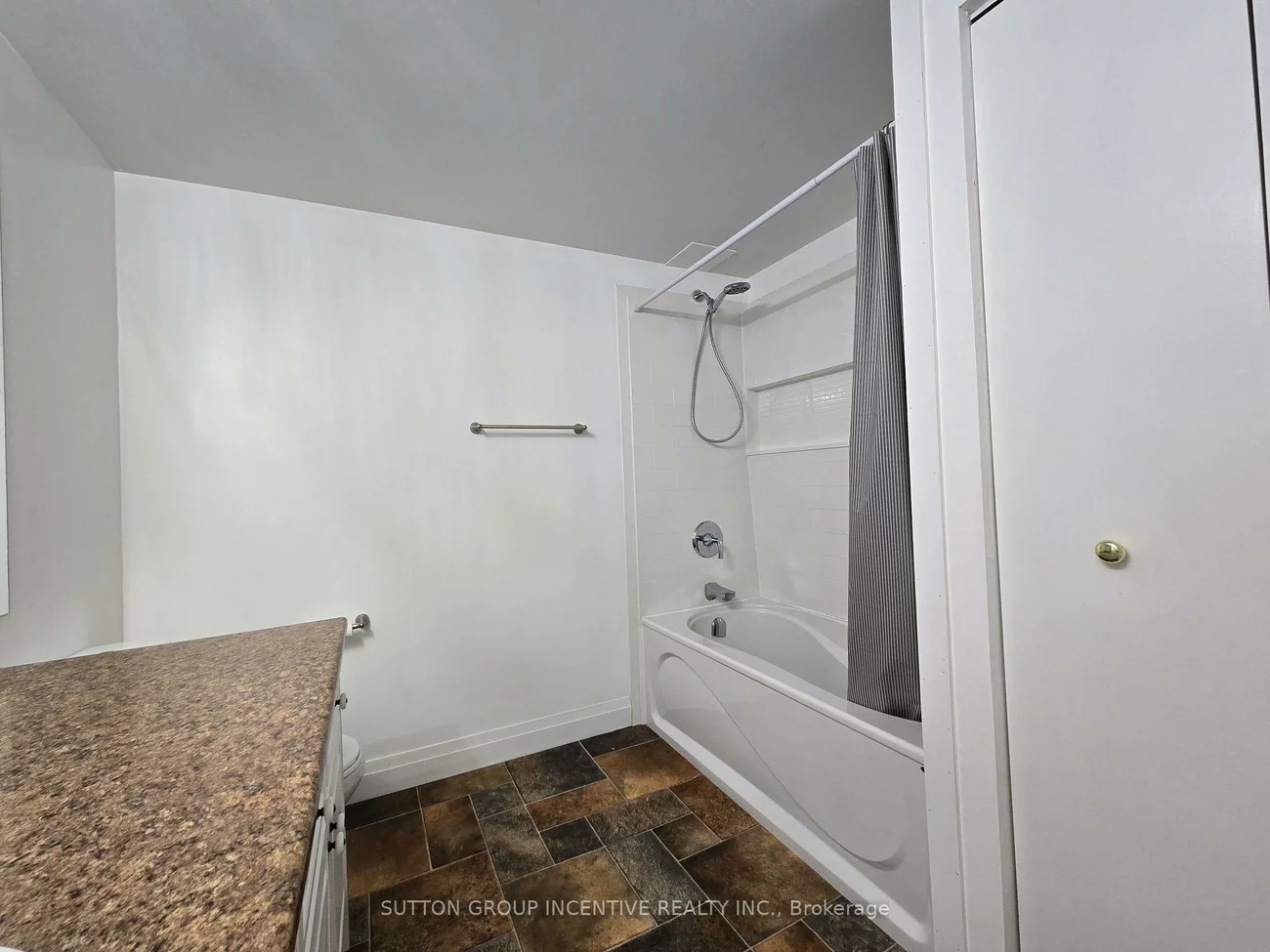 211, Cliff, South Shore, Barrie