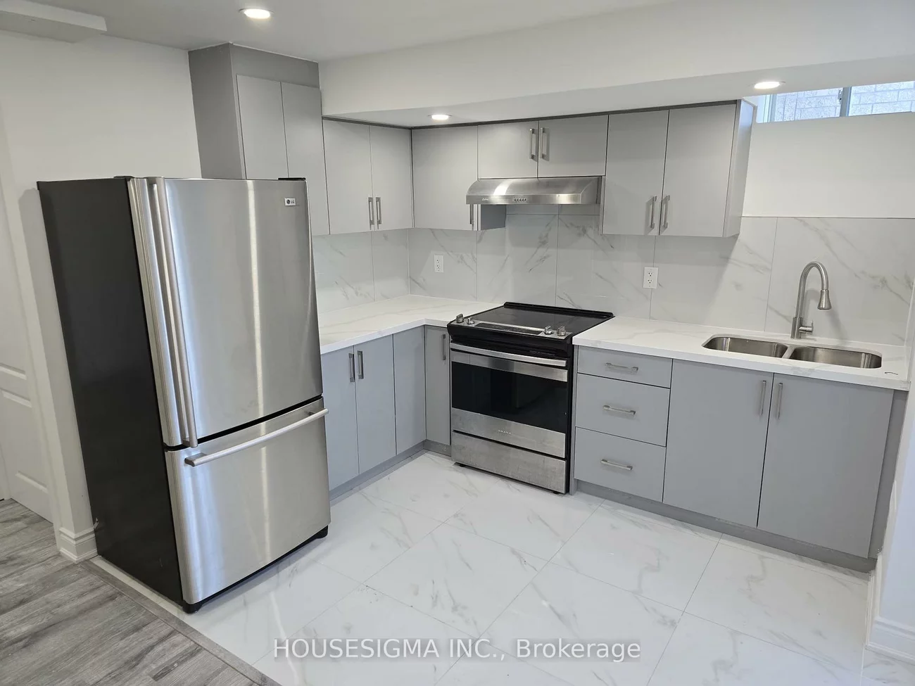 18, Shepherd, Painswick South, Barrie