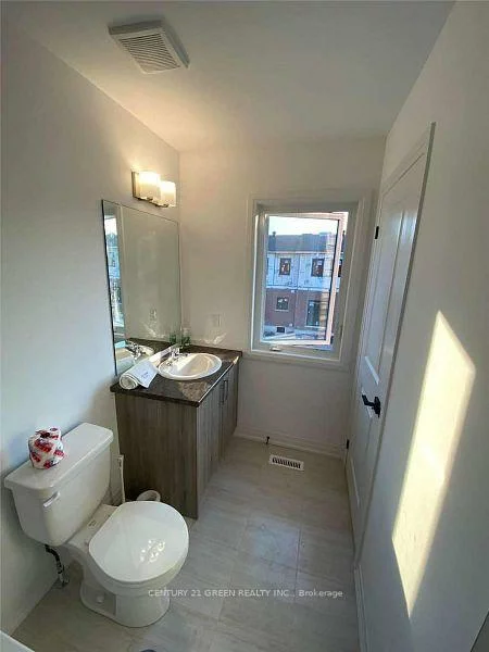 135, Turnberry, Painswick South, Barrie