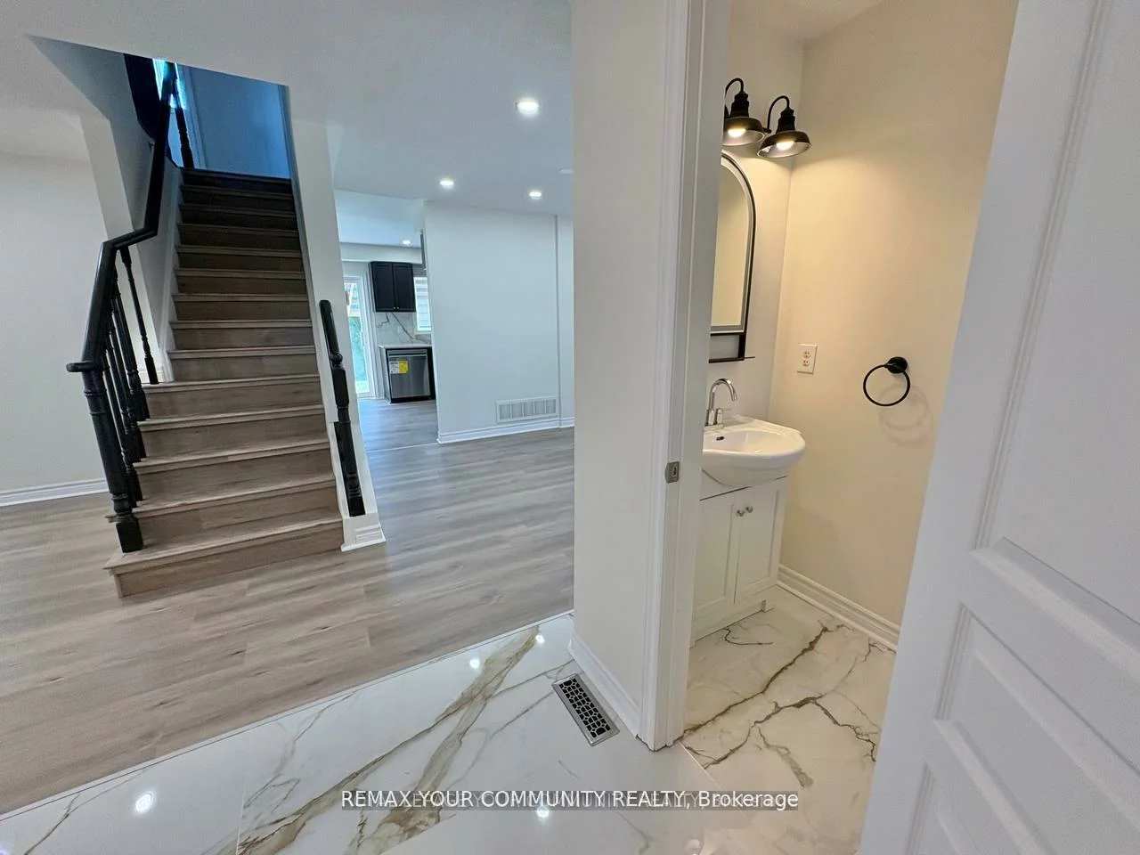 52, Stanley, East Bayfield, Barrie
