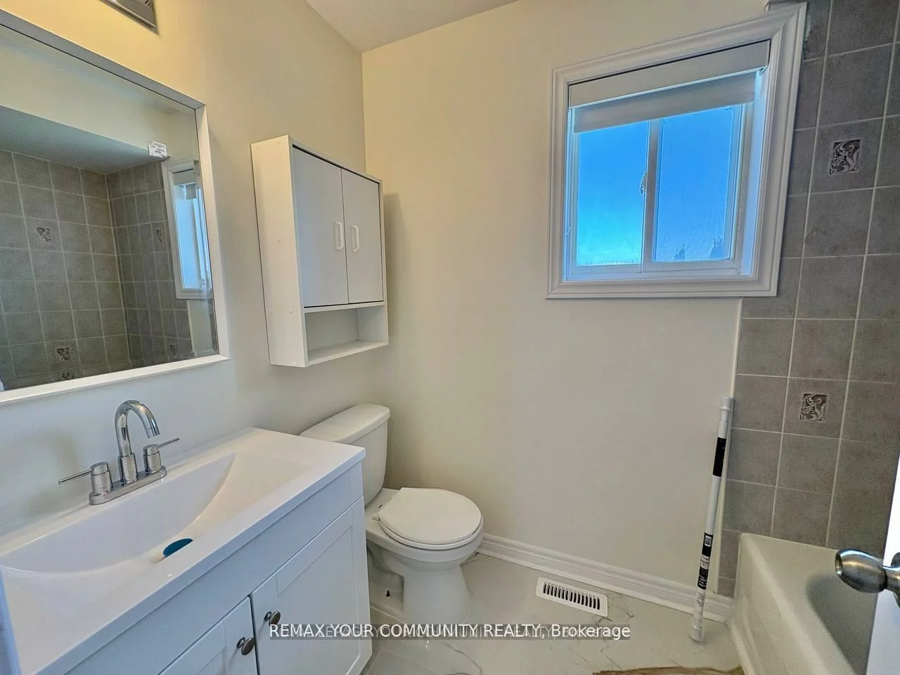 52, Stanley, East Bayfield, Barrie