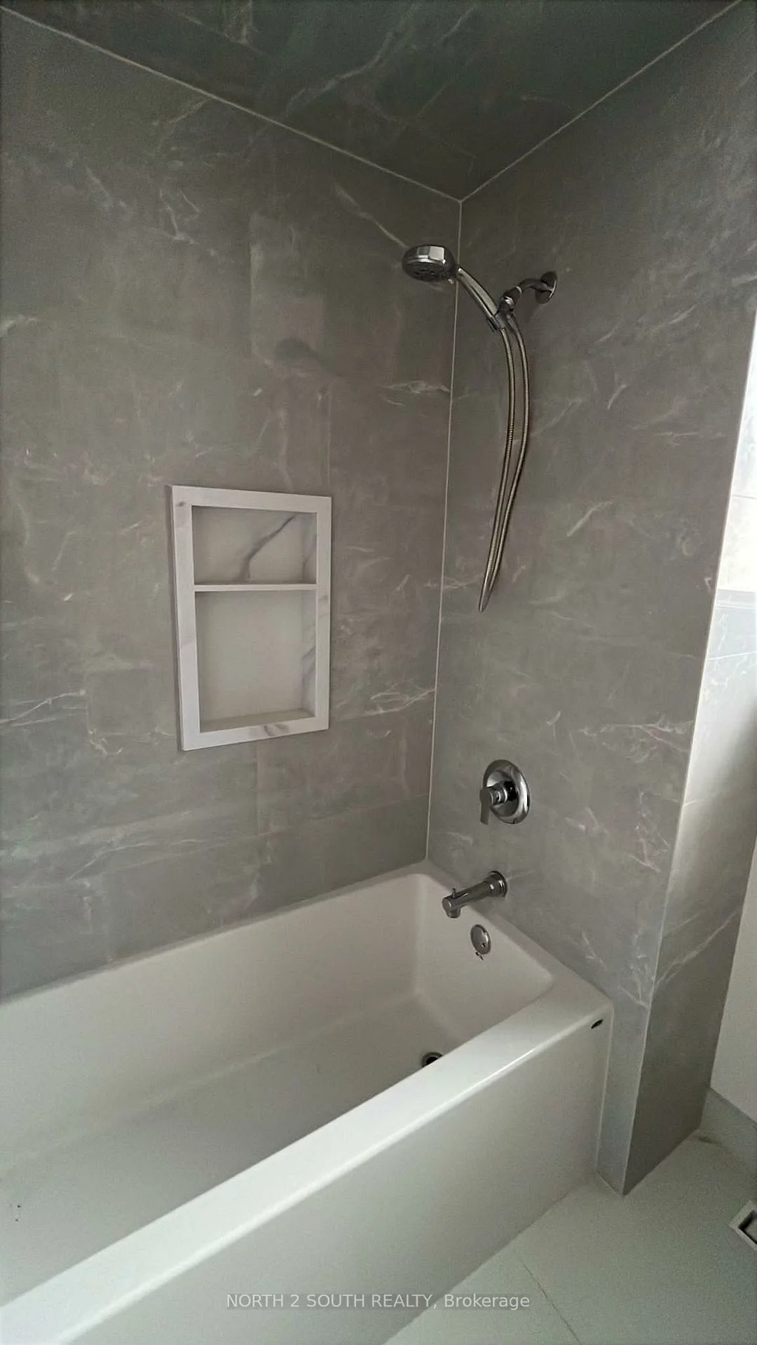 39, Knicely, Painswick North, Barrie