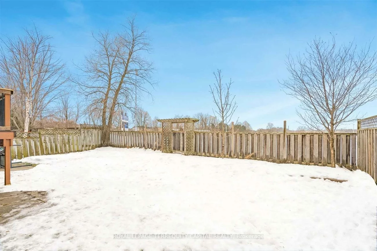 28, Brighton, Georgian Drive, Barrie