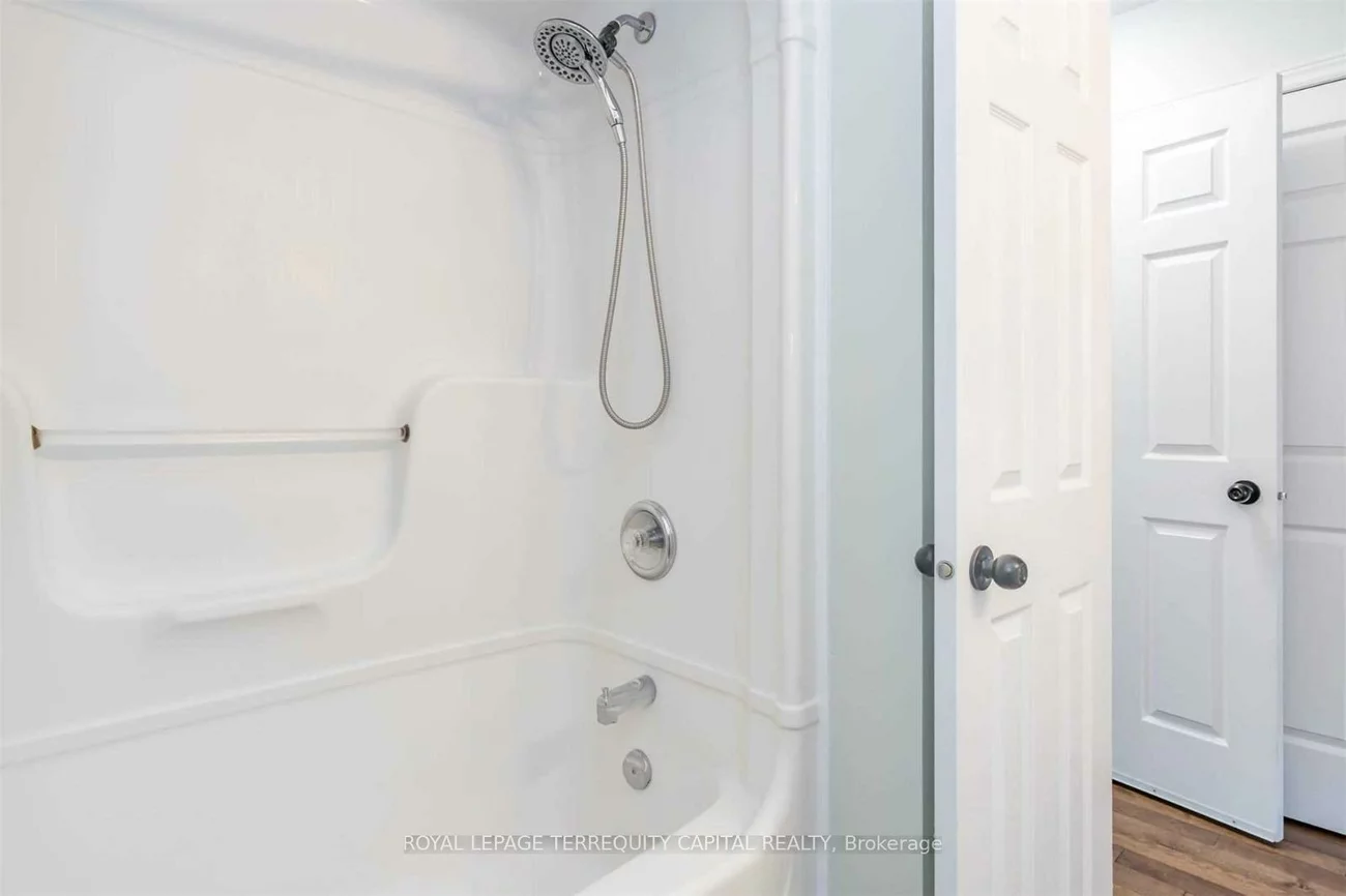 28, Brighton, Georgian Drive, Barrie