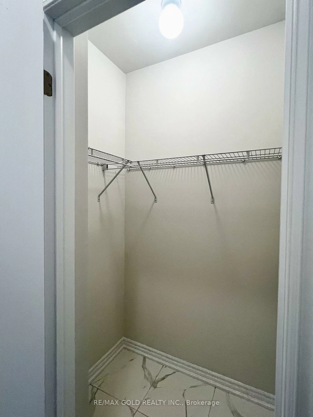24, Hylton, Rural Barrie Southeast, Barrie