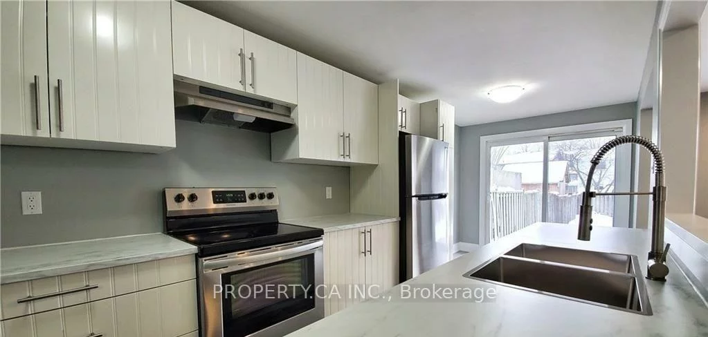 43, Barrett, Letitia Heights, Barrie
