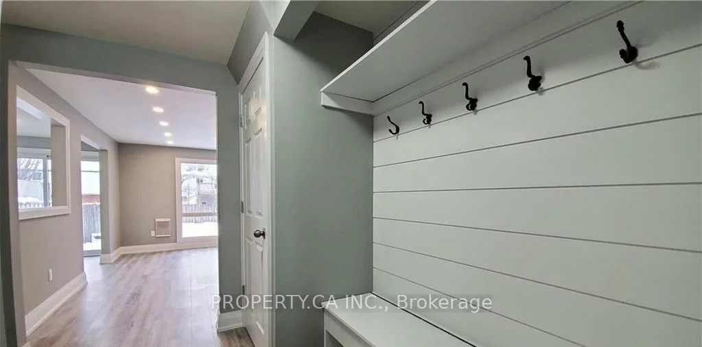 43, Barrett, Letitia Heights, Barrie
