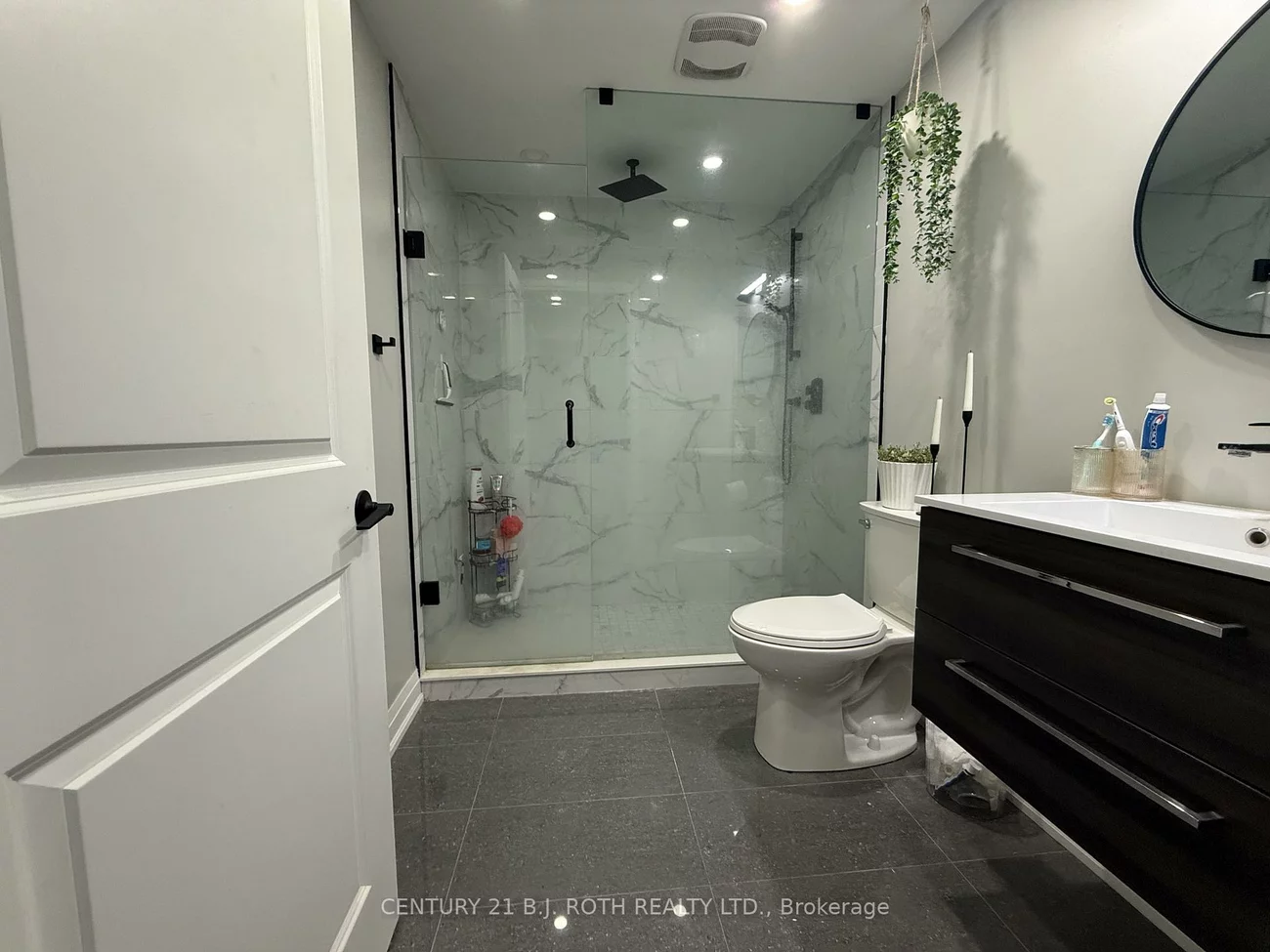 56, Hickling, Grove East, Barrie