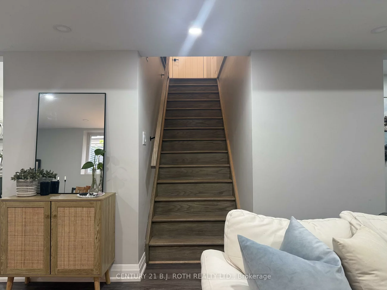 56, Hickling, Grove East, Barrie