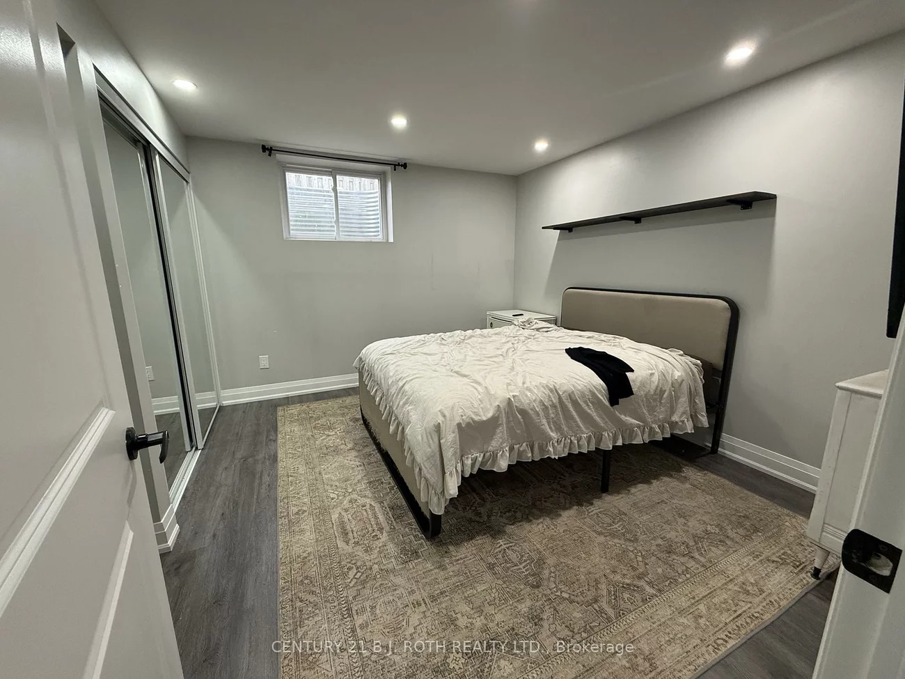 56, Hickling, Grove East, Barrie